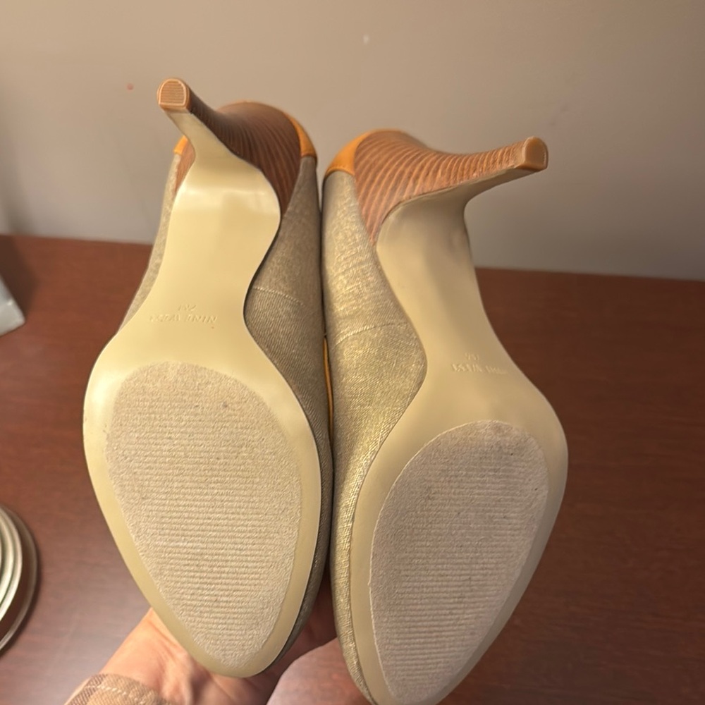High heels Nine West pumps ! Gorgeous lightly worn- size 7 - Picture 4 of 4
